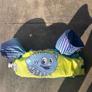 Speedo Kids Puffer Fish Float Vest in Yellow & Blue
